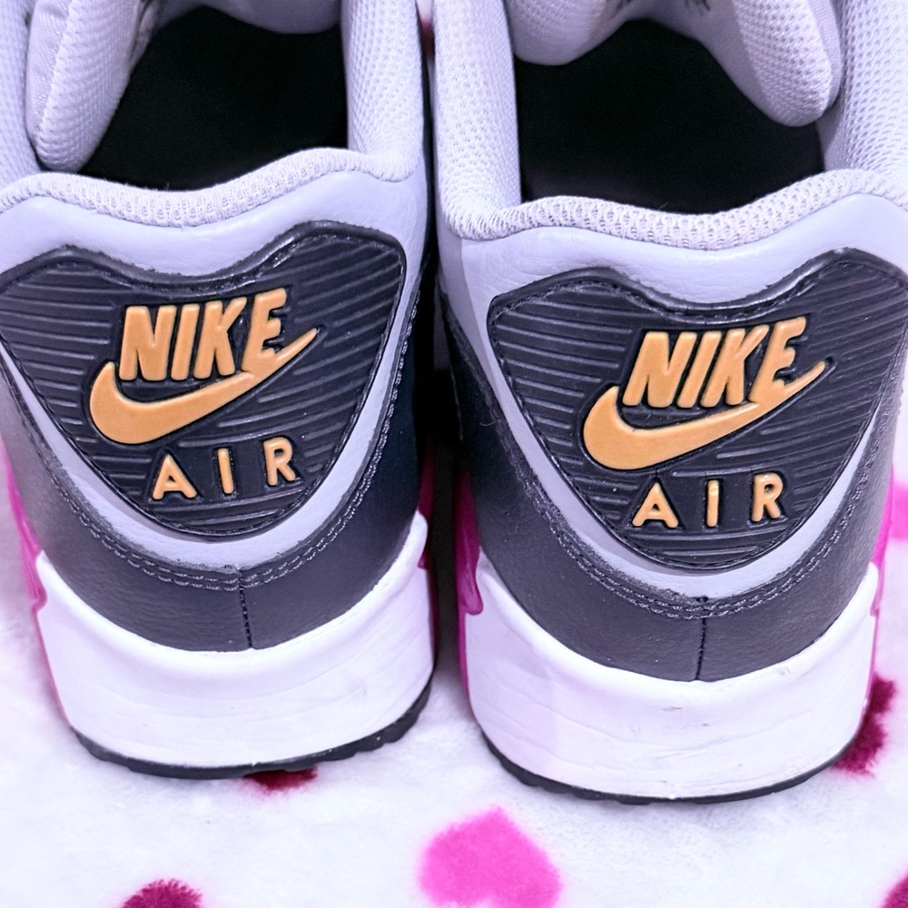 Nike Air Max Women's Sneakers, Light Gray and Magenta Sz 7Y Womens 9 Great - Picture 3 of 6